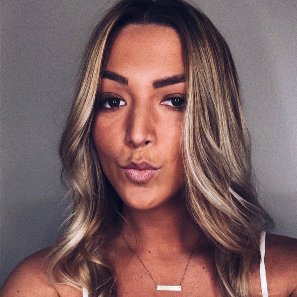 Meet your Posher, Maddie